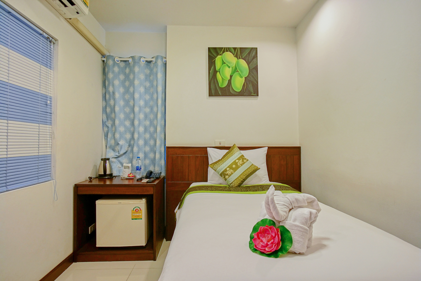 Single Bed Room